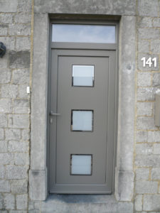 porte d'entrée en PVC avec vitrage